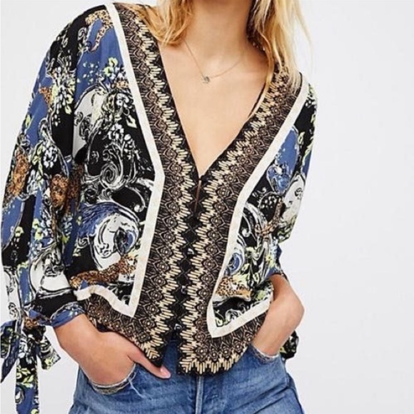 Sold ❤️ Free People Catch Me If You Can Top {XS} - Picture 2 of 6